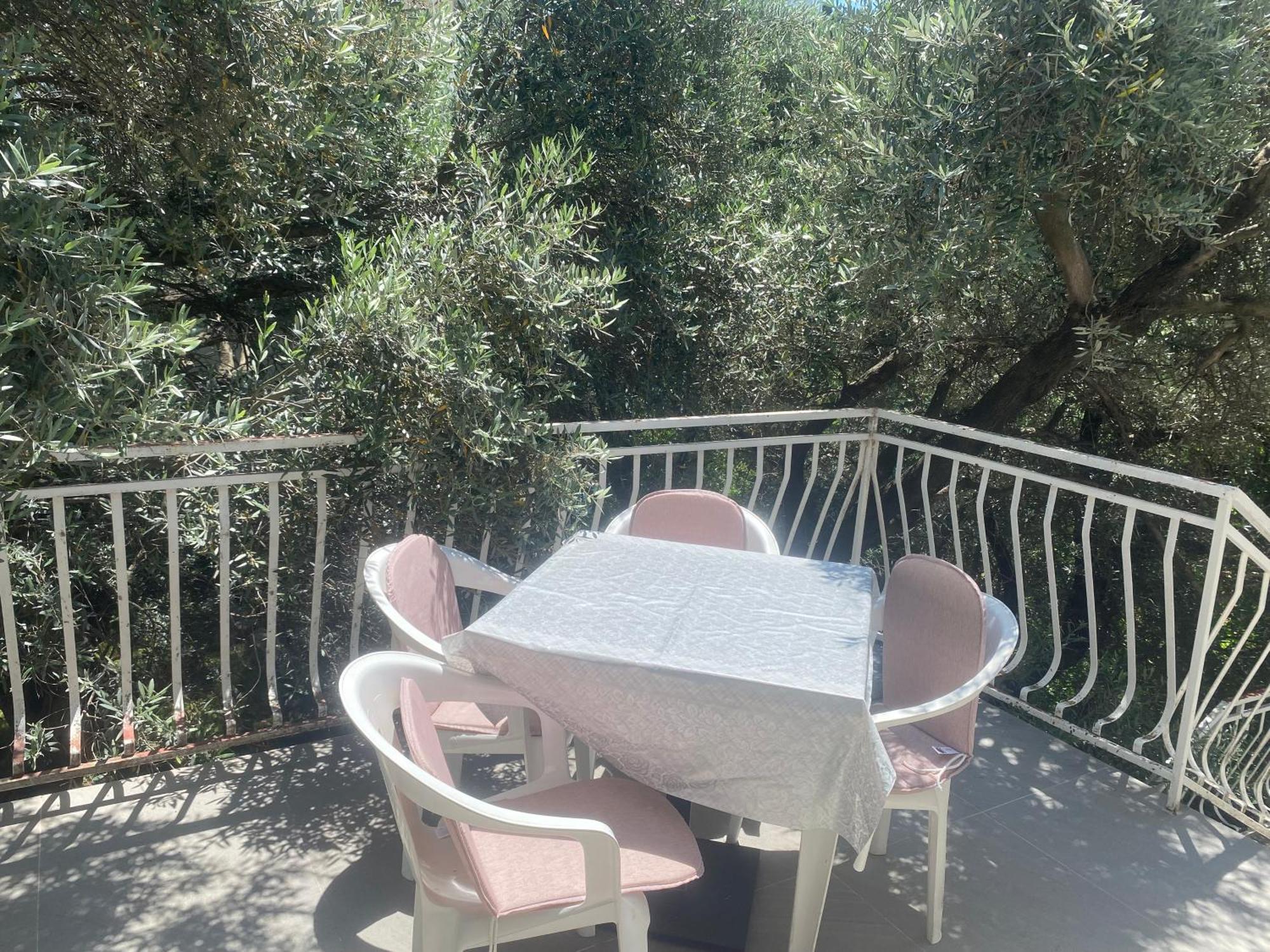 Apartman Lara Sveti Stefan Bagian luar foto